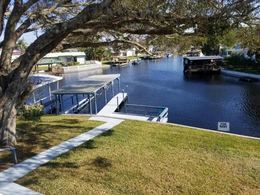 塔瓦雷斯3 Bed, 2 Bath, Waterfront, Dock, Large Driveway别墅 外观 照片